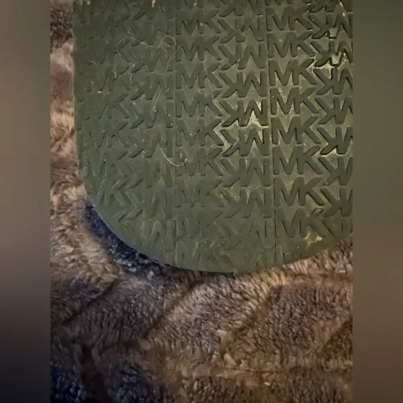 Michael Kors Monogram Flip Flops - Picture 7 of 8